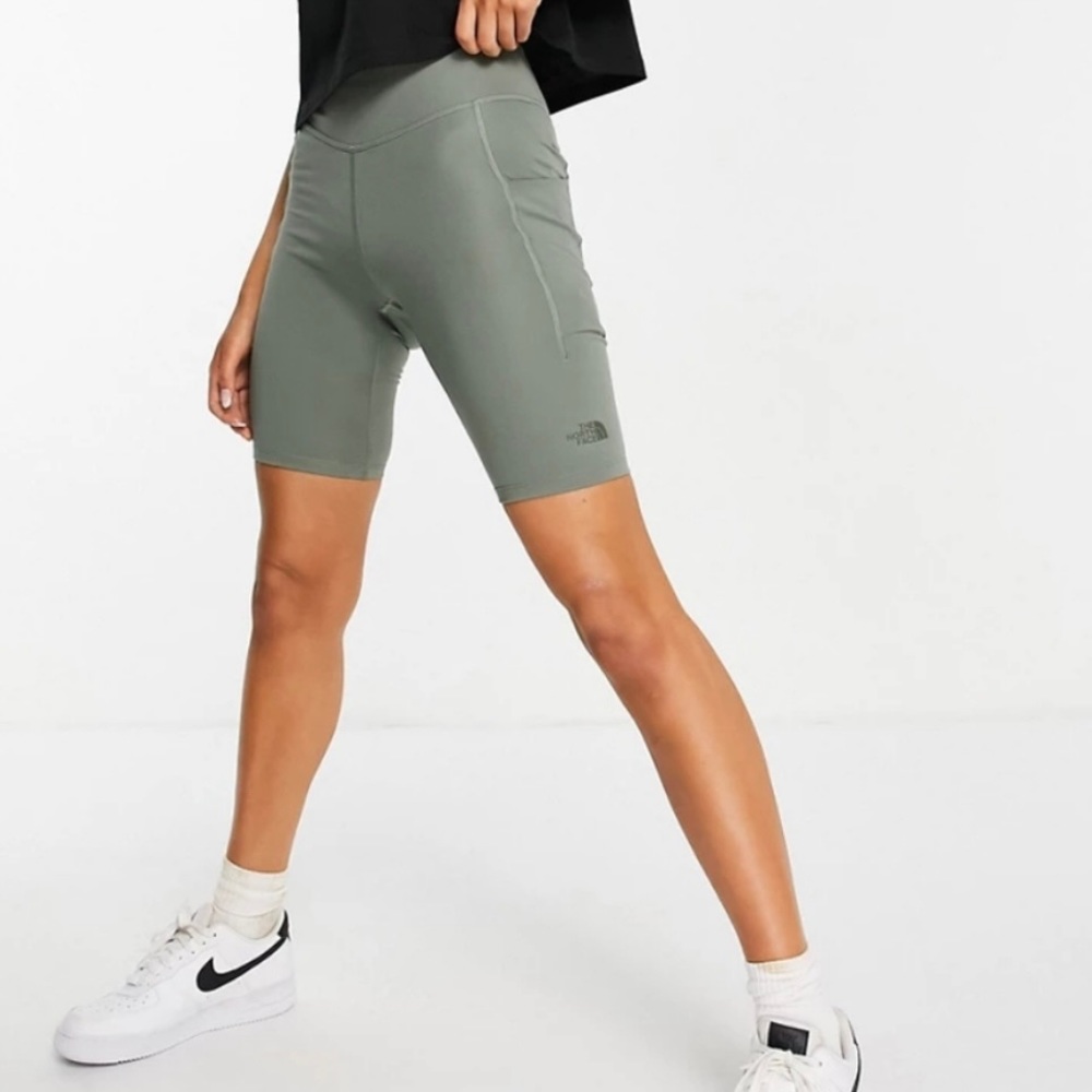 The North Face Motivation Pocket 9" Bike Shorts in Agave Green